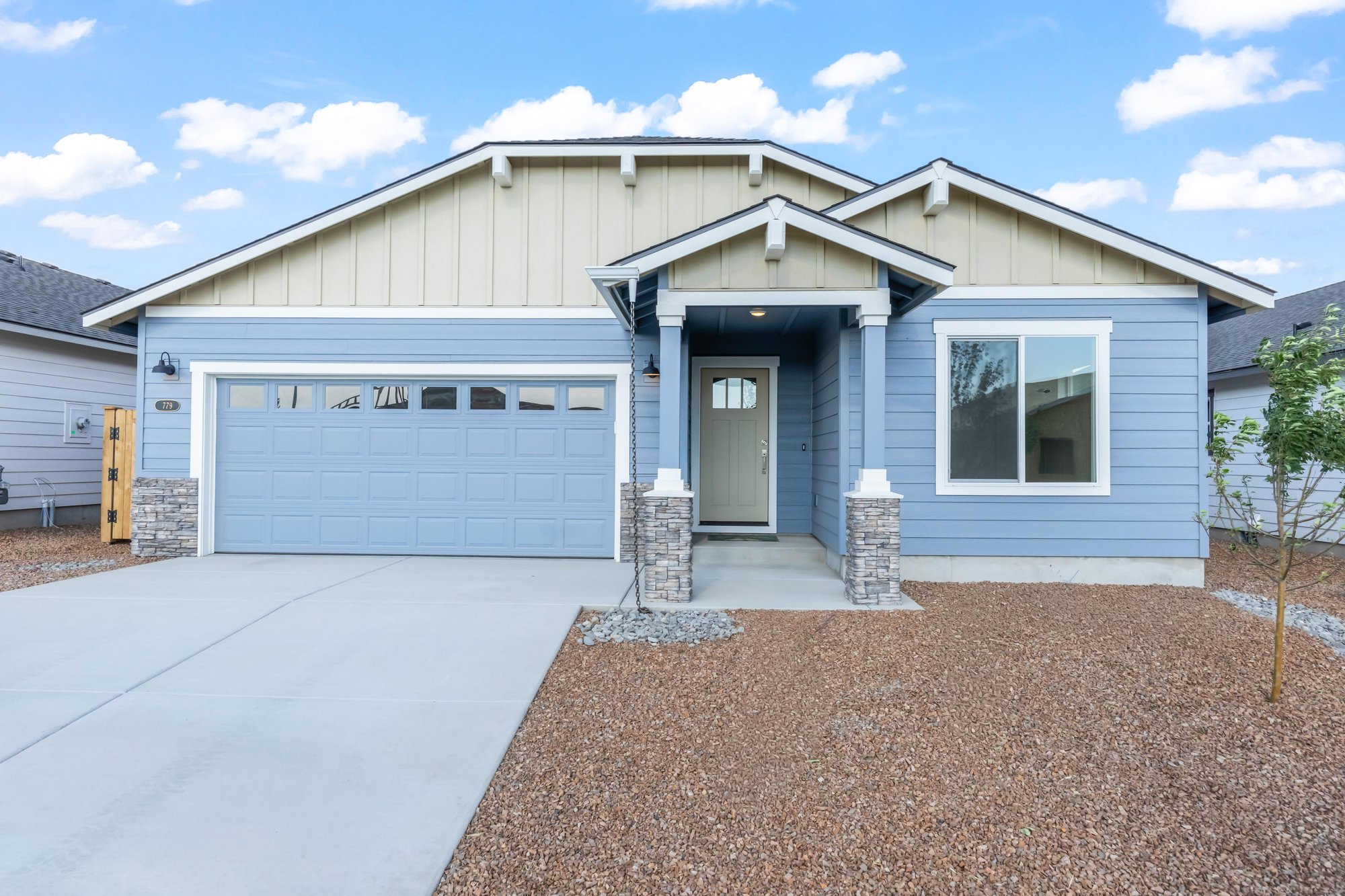 Front exterior of Craftsman _ IH 161 Front exterior of Craftsman _ IH 161
